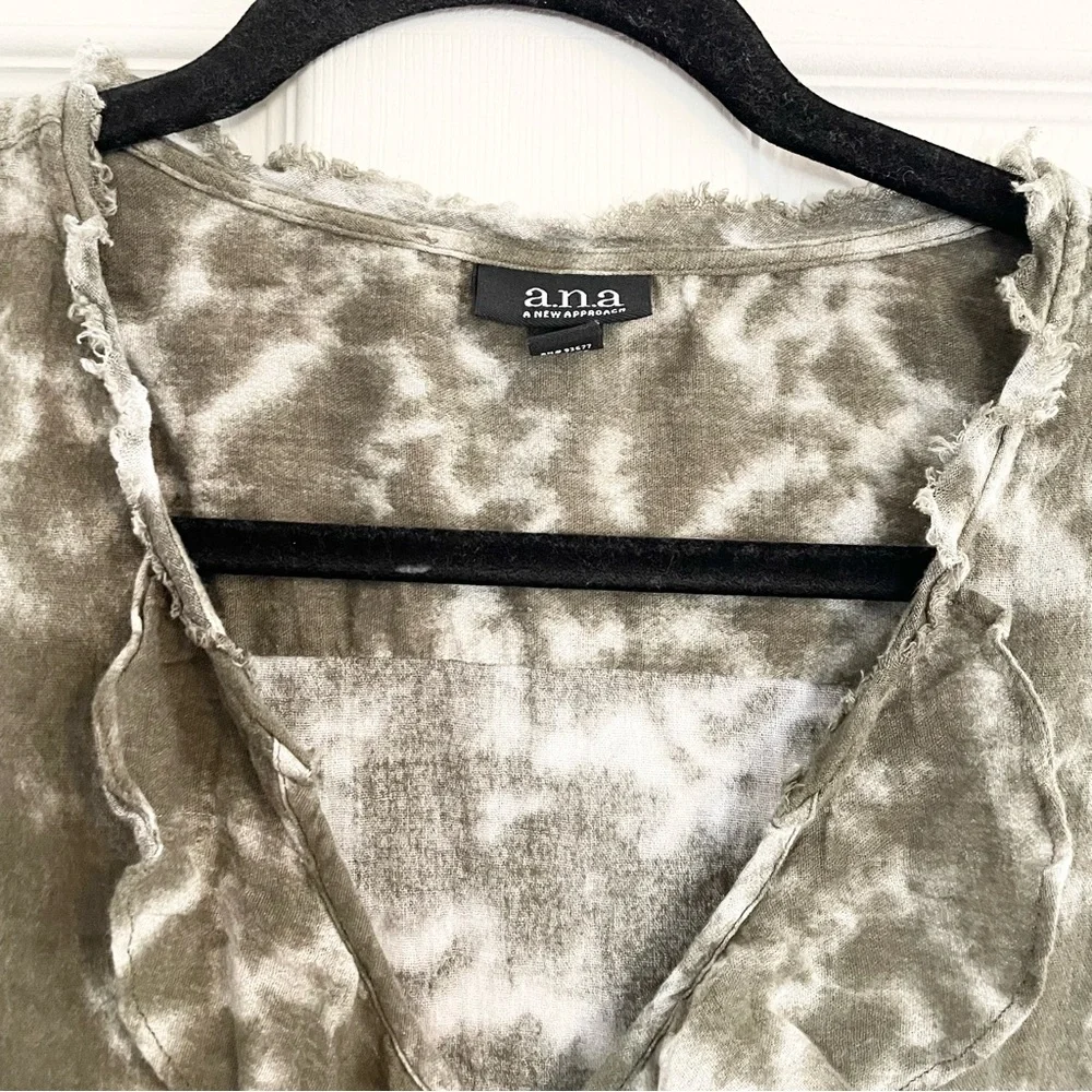 Ana Tie Dye Stone Wash Army Green White Ruffle V‎ Neck Top Size XL Blouse - Picture 6 of 10